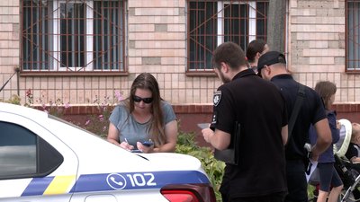 У Рівному мешканці багатоповерхівки виступили проти будівництва стоянки під їхніми вікнами У Рівному мешканці багатоповерхівки виступили проти будівництва стоянки під їхніми вікнами