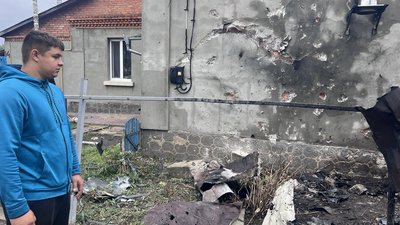 Пошкоджений внаслідок російського обстрілу приватний будинок