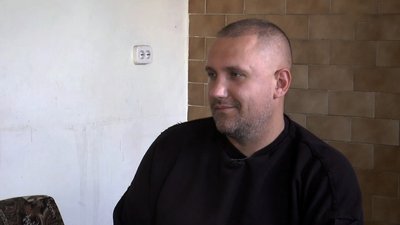 По нам вели прицільний вогонь під час евакуації. Як волонтер вивозить людей з прифронтових та звільнених сіл Донбаса По нам вели прицільний вогонь під час евакуації. Як волонтер вивозить людей з прифронтових та звільнених сіл Донбаса