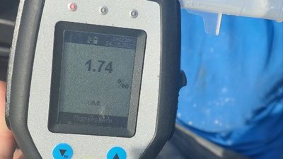На трасі до кордону з Румунією на Буковині п'яний водій зіткнувся з трьома вантажівками – поліція На трасі до кордону з Румунією на Буковині п'яний водій зіткнувся з трьома вантажівками – поліція
