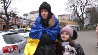 "Ми пам'ятаємо, завдяки кому в нас є кожен день". В Івано-Франківську провели жіночий автопробіг "Вдячні ЗСУ" "Ми пам'ятаємо, завдяки кому в нас є кожен день". В Івано-Франківську провели жіночий автопробіг "Вдячні ЗСУ"
