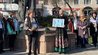 Вручення сертифіката про рекорд України Вручення сертифіката про рекорд України