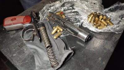 Щороку заробляли на наркотиках по 50 мільйонів гривень. На Дніпропетровщині знешкодили угрупування "Біле братерство" Щороку заробляли на наркотиках по 50 мільйонів гривень. На Дніпропетровщині знешкодили угрупування "Біле братерство"