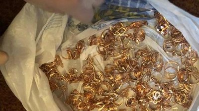Викрали два кілограми ювелірних виробів: на Вінниччині розшукали грабіжників магазину Викрали два кілограми ювелірних виробів: на Вінниччині розшукали грабіжників магазину