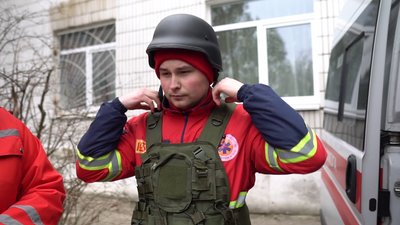 "Це – друге життя". Як працюють медики "швидкої" на прикордонній Білопільщині "Це – друге життя". Як працюють медики "швидкої" на прикордонній Білопільщині