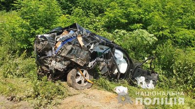 Лобове зіткнення з вантажівкою на Рівненщині: маля загинуло, батьки – у лікарні