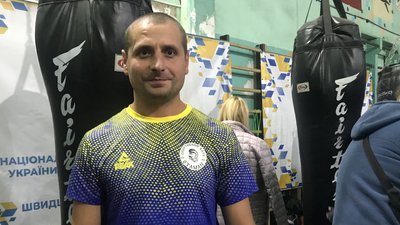 Тренер з боксу спортивного клубу у Кутах Косівського району Сергій Цикаляк Тренер з боксу спортивного клубу у Кутах Косівського району Сергій Цикаляк