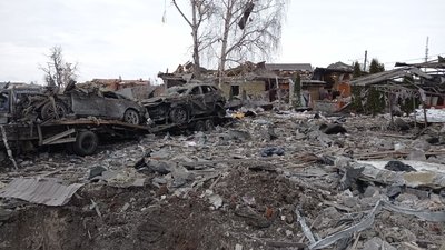 "На це дуже важко дивитися" — очевидець авіаудару в Сумах, де загинули та травмувалися люди "На це дуже важко дивитися" — очевидець авіаудару в Сумах, де загинули та травмувалися люди