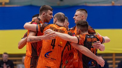 Львівський клуб "Барком-Кажани" в чемпіонаті польської Плюс-ліги з волейболу. 