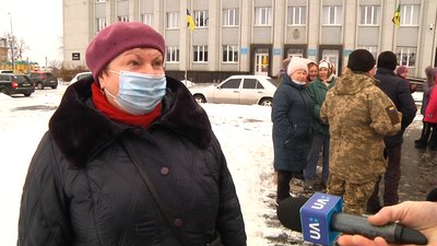 На Житомирщині двірники вийшли на акцію протесту На Житомирщині двірники вийшли на акцію протесту