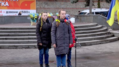 Поезія під вікритим небом: у Франківську читали Шевченка