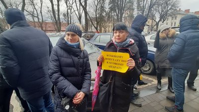 Підприємці пікетували під ЛОДА: люди проти встановлення касових апаратів Підприємці пікетували під ЛОДА: люди проти встановлення касових апаратів