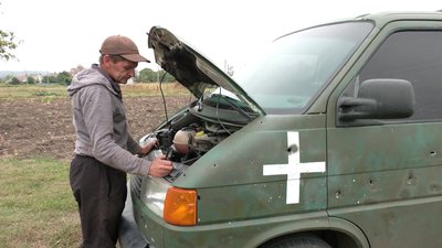Автомобіль волонтера з Польщі вилучили на митниці. Що відомо про цю справу Автомобіль волонтера з Польщі вилучили на митниці. Що відомо про цю справу