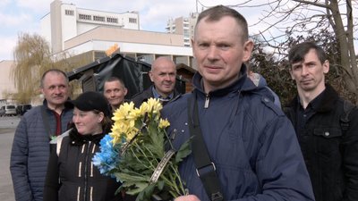"Писав листи у Міністерство оборони, напросився": у Луцьку попрощалися з захисником Андрієм Залозним "Писав листи у Міністерство оборони, напросився": у Луцьку попрощалися з захисником Андрієм Залозним