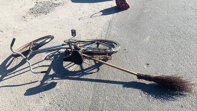 На Хмельниччині водій легковика збив велосипедистку. Жінка у лікарні