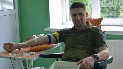 У Луцьку гвардійці здають кров для поранених побратимів