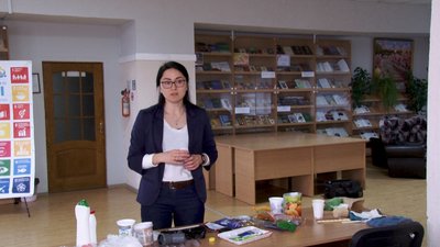 Сортувати сміття вчили сьогодні студентів УжНУ