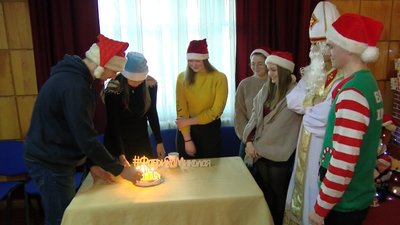 Збирають речі і подарунки: як працює фабрика святого Миколая у Луцьку Збирають речі і подарунки: як працює фабрика святого Миколая у Луцьку