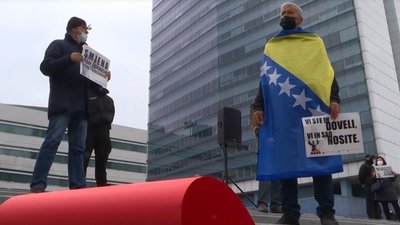 "Бій за життя": у Сараєві влаштували антиурядовий протест через COVID-19