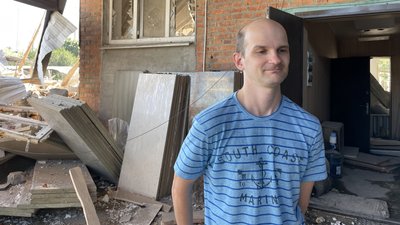 Російська армія поцілила в колишню меблеву фабрику в Харкові — наслідки обстрілу Російська армія поцілила в колишню меблеву фабрику в Харкові — наслідки обстрілу