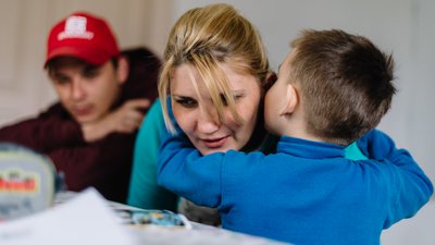 "Діти повинні знати, що росіяни — вороги" — історія родини з Київщини, яка вирвалася з окупації "Діти повинні знати, що росіяни — вороги" — історія родини з Київщини, яка вирвалася з окупації