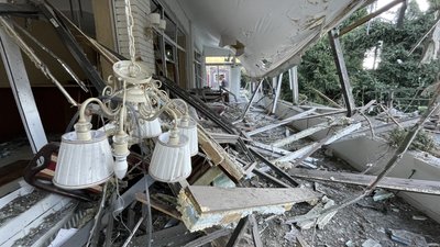 Руйнування у готельному комплексі поблизу “Палацу Спорту” у Харкові, біля якого вибухнула російська протиповітряна ракета С-300 у ніч проти 7 вересня Руйнування у готельному комплексі поблизу “Палацу Спорту” у Харкові, біля якого вибухнула російська протиповітряна ракета С-300 у ніч проти 7 вересня