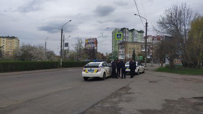 У Франківську затримали неповнолітнього з схожою на наркотичну речовиною У Франківську затримали неповнолітнього з схожою на наркотичну речовиною