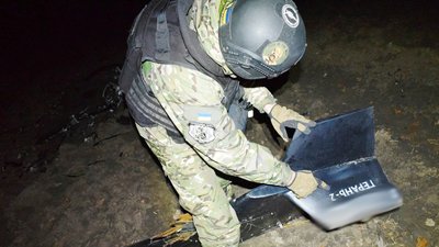 Вибухотехніки поліції знешкодили російський безпілотник, збитий на Вінниччині Вибухотехніки поліції знешкодили російський безпілотник, збитий на Вінниччині