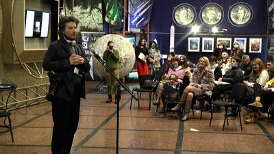 Вперше у Житомирі Артем Ляхович представив галерею портретів до драми-феєрії "Лісова пісня" Вперше у Житомирі Артем Ляхович представив галерею портретів до драми-феєрії "Лісова пісня"