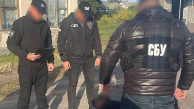 Поліцейський обіцяв посприяти у встановленні групи інвалідності для відстрочки