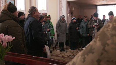 "Дуже шкода, що йдуть найкращі". У Сумах поховали 33-річного воїна Євгена Уманського "Дуже шкода, що йдуть найкращі". У Сумах поховали 33-річного воїна Євгена Уманського