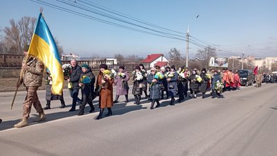 У Тернополі провели в останню дорогу захисника Павла Бугайського У Тернополі провели в останню дорогу захисника Павла Бугайського