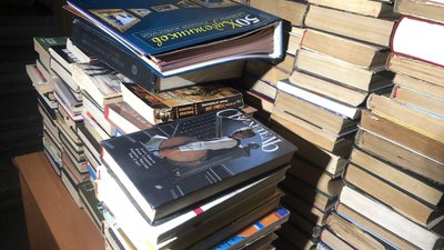“Не хочу, щоб вдома були книжки ворога". Як проходив збір російськомовних книги в бібліотеці Ужгорода “Не хочу, щоб вдома були книжки ворога". Як проходив збір російськомовних книги в бібліотеці Ужгорода