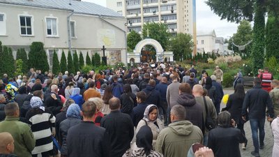 У Луцьку попрощалися з загиблим на Донеччині Віталієм Петруком У Луцьку попрощалися з загиблим на Донеччині Віталієм Петруком