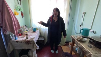 Боїться, що заберуть дітей через безлад у будинку