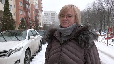 Порізані шини автівок на Салтівці у Харкові Порізані шини автівок на Салтівці у Харкові