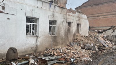 Наслідки удару по музею у Куп'янську. 25 квітня 2023 року. Фото: Олександра Новосел/Cуспільне Харків Наслідки удару по музею у Куп'янську. 25 квітня 2023 року. Фото: Олександра Новосел/Cуспільне Харків