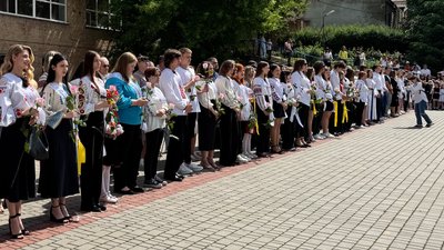 останній дзвоник