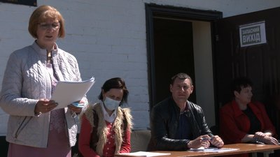 У селі на Волині хочуть закрити малокомплектну школу через недофінансування. Місцеві проти У селі на Волині хочуть закрити малокомплектну школу через недофінансування. Місцеві проти