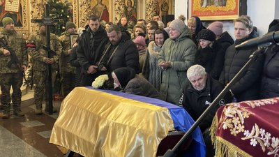 У Полтаві прощаються із Віктором Конюшенком та Сергієм Почепом, які полягли на війні У Полтаві прощаються із Віктором Конюшенком та Сергієм Почепом, які полягли на війні