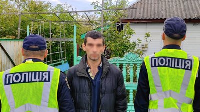 Житель прикордонної громади на Чернігівщині зберігав вдома зброю та наркотики Житель прикордонної громади на Чернігівщині зберігав вдома зброю та наркотики