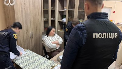 Судитимуть експодружжя, яке обвинувачують в оформленні фальшивих документів