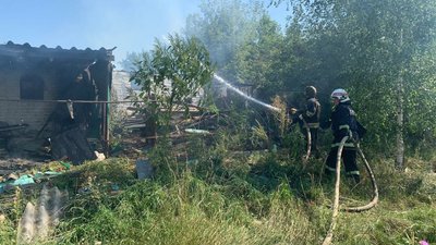 Війська РФ обстріляли приватні будинки у Золочівській громаді Харківщини