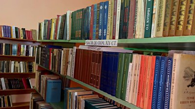 Дерусифікація бібліотек: у Прилуках з книгозбірень вилучають російську літературу Дерусифікація бібліотек: у Прилуках з книгозбірень вилучають російську літературу