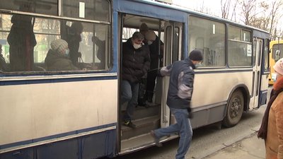 5 день локдауну: як у Херсоні дотримуються карантинних обмежень у транспорті 5 день локдауну: як у Херсоні дотримуються карантинних обмежень у транспорті