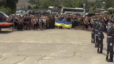 На Харківщині попрощалися з бійцем ООС На Харківщині попрощалися з бійцем ООС