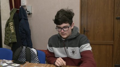 Картки, кубики та фішки: черкаський школяр винайшов настільну гру Картки, кубики та фішки: черкаський школяр винайшов настільну гру