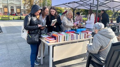 У Львові розпочався благодійний книжковий ярмарок на підтримку ЗСУ У Львові розпочався благодійний книжковий ярмарок на підтримку ЗСУ