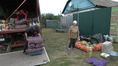 Як копають і продають картоплю на Новгород-Сіверщині Як копають і продають картоплю на Новгород-Сіверщині
