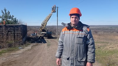 До найбільш замінованих сіл Балаклійської громади Харківщини повертають світло До найбільш замінованих сіл Балаклійської громади Харківщини повертають світло